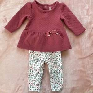 Carter’s 6 Month Girl Outfit - Top and Bottoms